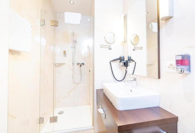 标准单人间, Rheinfelderhof