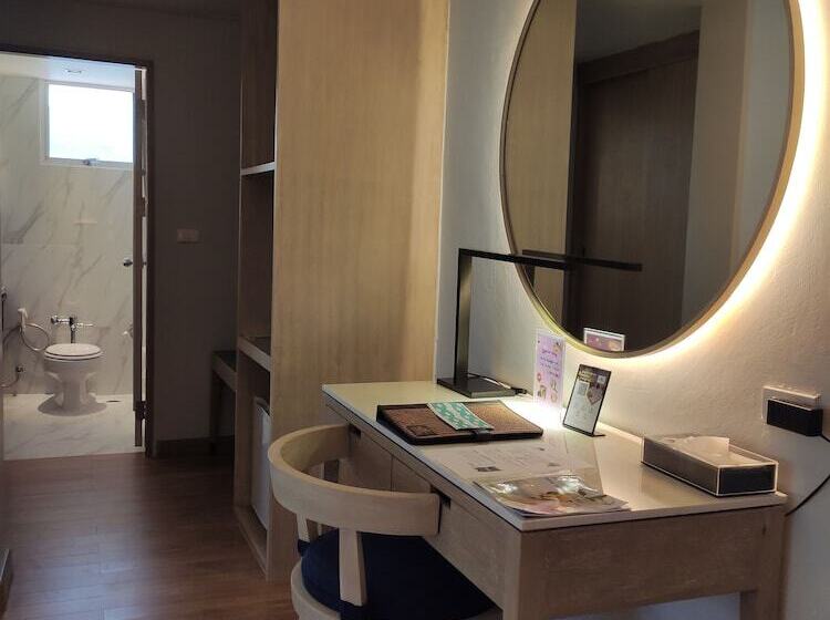 Mini Suite, The Royal Paradise Hotel & Spa Sha Extra Plus