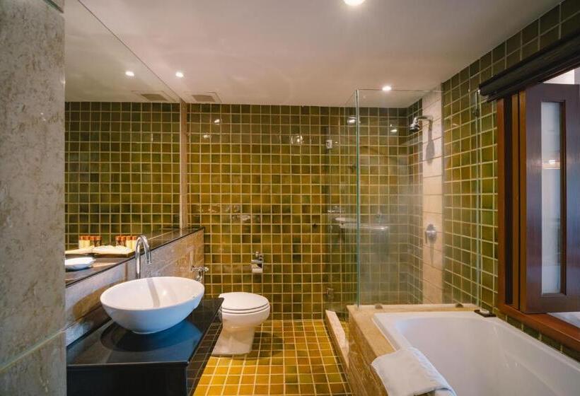 프리미엄 트리플 룸, The Royal Paradise Hotel & Spa Sha Extra Plus