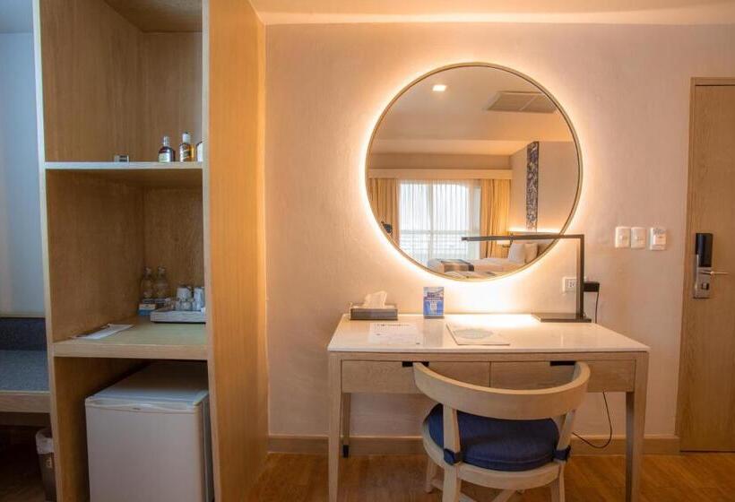 Mini Suite, The Royal Paradise Hotel & Spa Sha Extra Plus