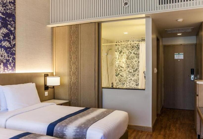 디럭스 트리플 룸, The Royal Paradise Hotel & Spa Sha Extra Plus