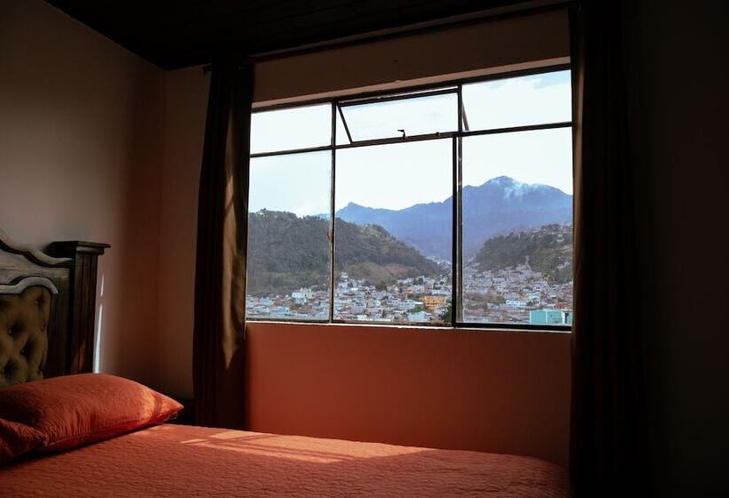 اتاق استاندارد چهار تخته, Lar Antiqua