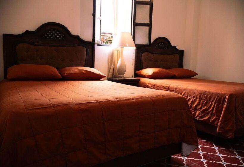 اتاق استاندارد چهار تخته, Lar Antiqua