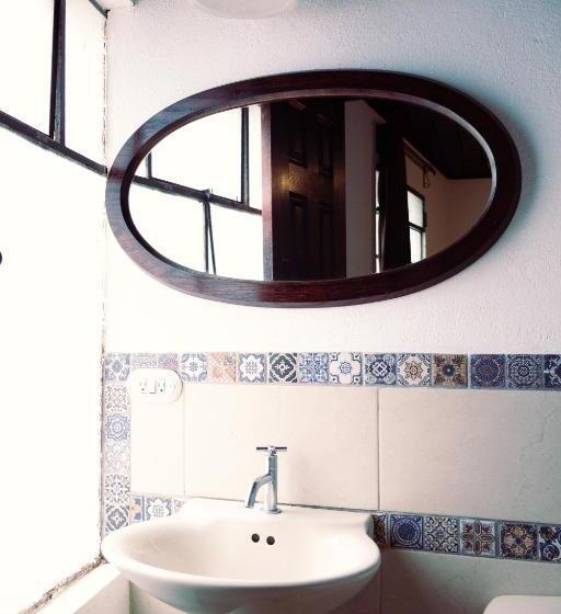 اتاق استاندارد, Lar Antiqua