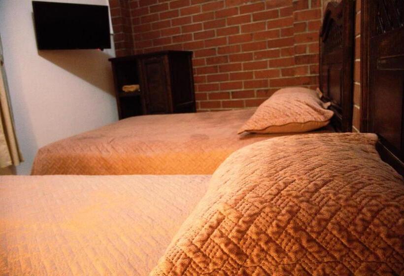 اتاق استاندارد سه نفره, Lar Antiqua