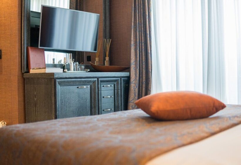 اتاق لوکس, Forza Mare