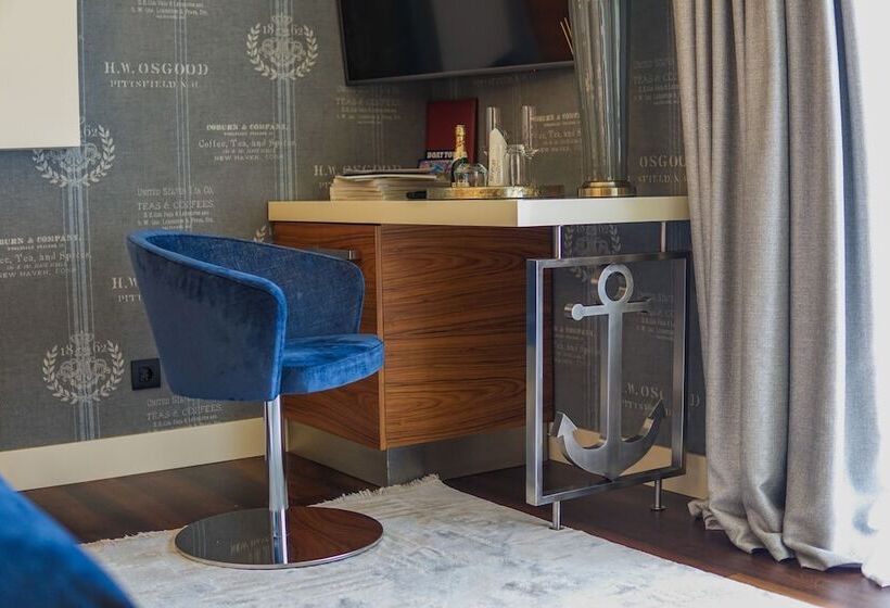 اتاق لوکس, Forza Mare