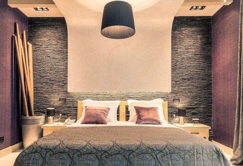 اتاق لوکس, Forza Mare