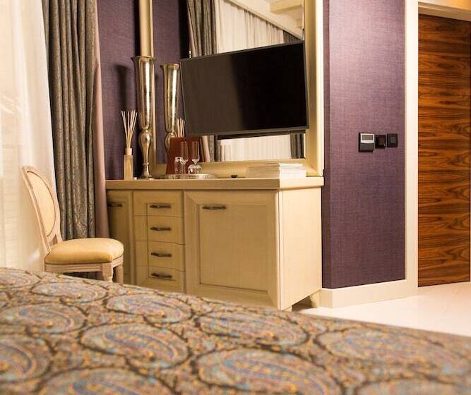 اتاق لوکس, Forza Mare