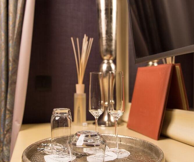 اتاق لوکس, Forza Mare