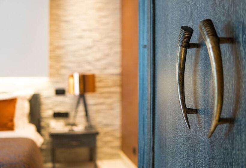 اتاق لوکس, Forza Mare