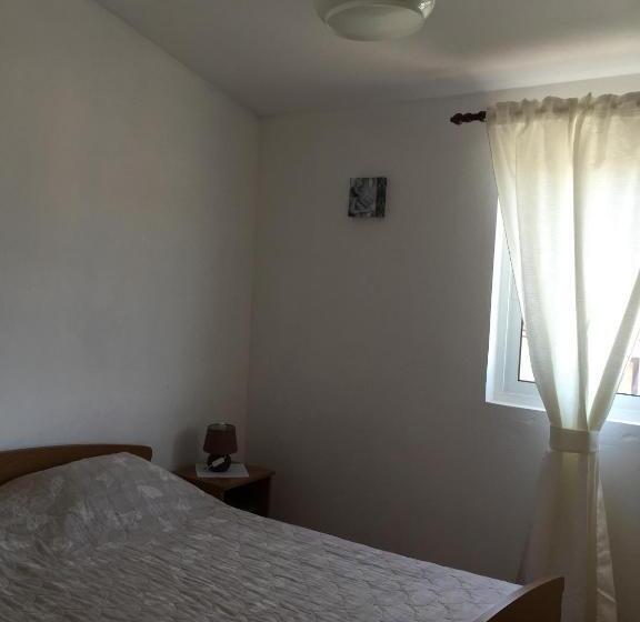 Апартаменты 2 Спальни Вид на Море, Guesthouse Tariba