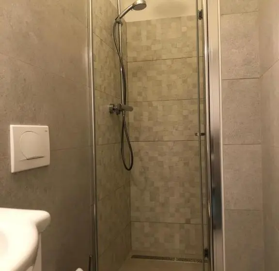 オーシャンビュースタンダードルームバルコニー付き, Guesthouse Tariba