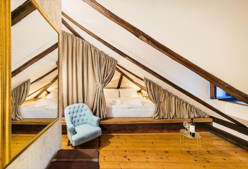 四人标准间, Pension Fortna