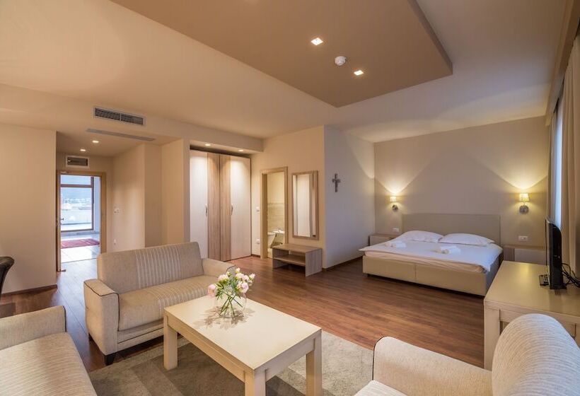 سوییت جونیور, Quercus