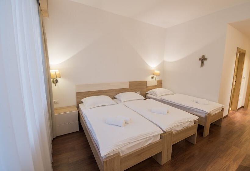 اتاق استاندارد سه نفره, Quercus