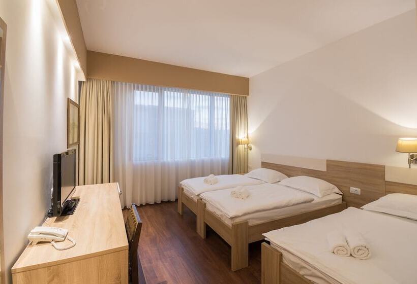 اتاق استاندارد سه نفره, Quercus