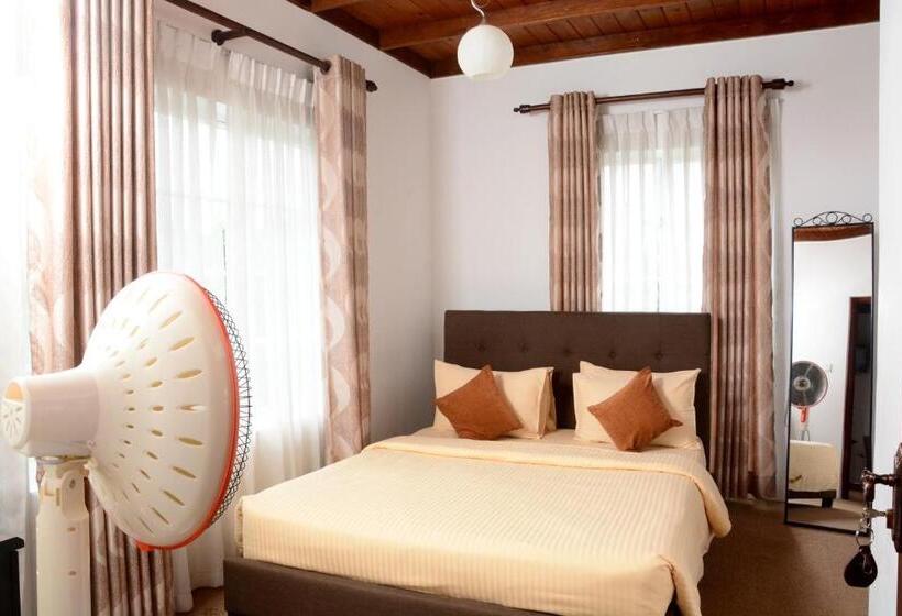 Quarto Deluxe, The Fern Inn