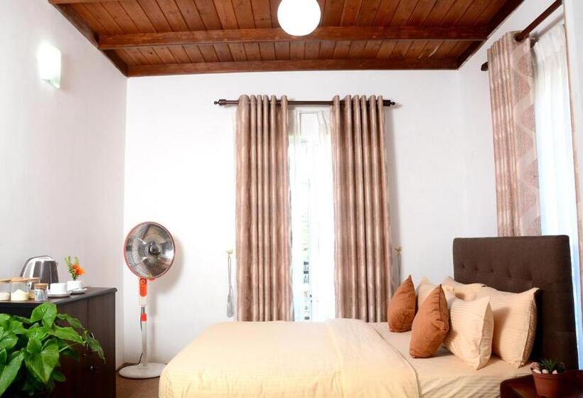 발코니 디럭스 룸, The Fern Inn