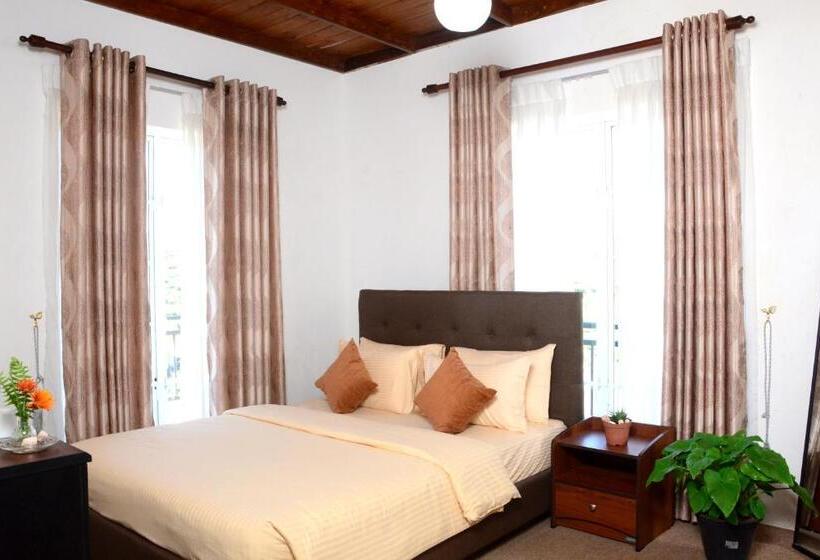 발코니 디럭스 룸, The Fern Inn