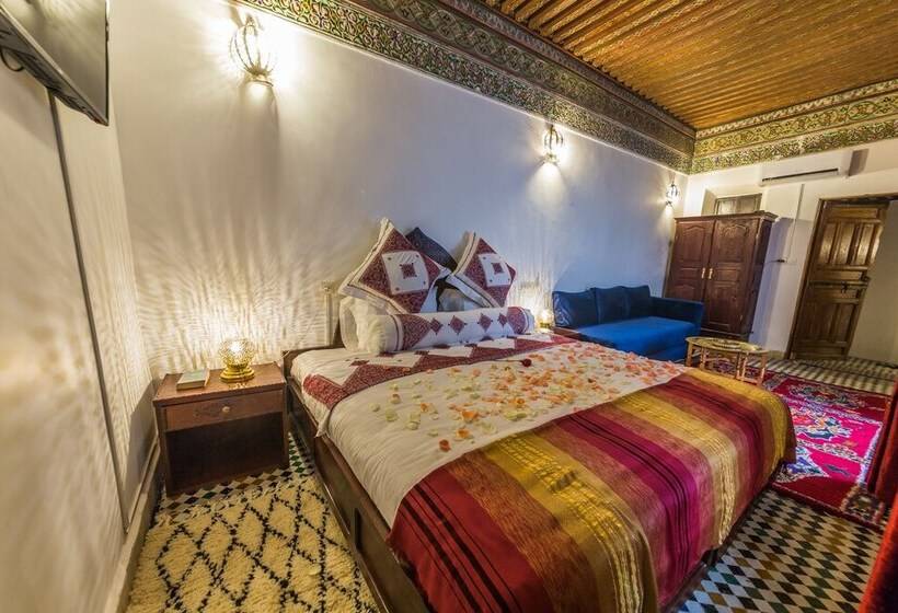 标准间, Palais Antique