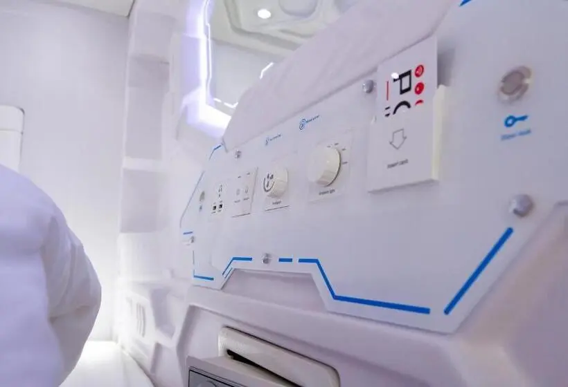Capsule, Pod Inn