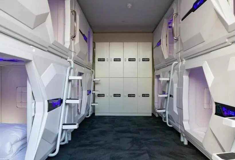 Capsule, Pod Inn