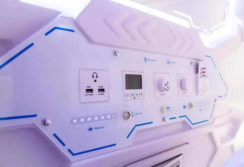 تختخواب در اتاق مشترک, Pod Inn