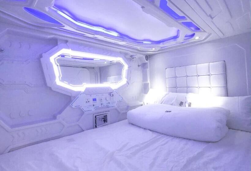 共用房间的床, Pod Inn