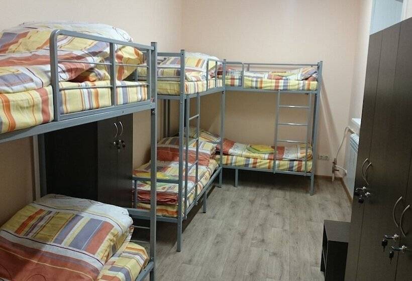 سرير فى غرفة مشتركه, Hostel Fresh