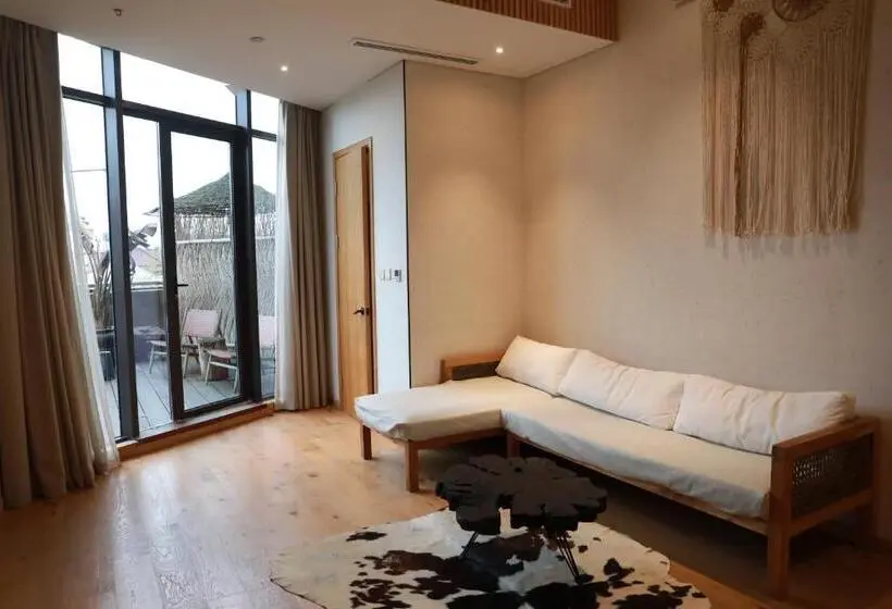 سوئیت با چشم‌انداز رودخانه, Shanghai Pudong Airport Moonlo Hotel   Pet Friendly