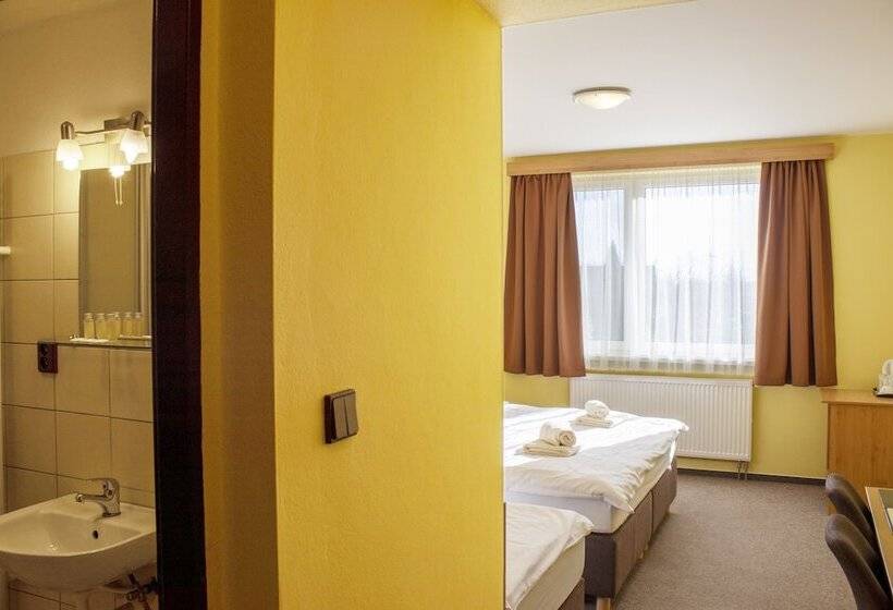 스탠다드 트리플 룸, Penzion Bojnice