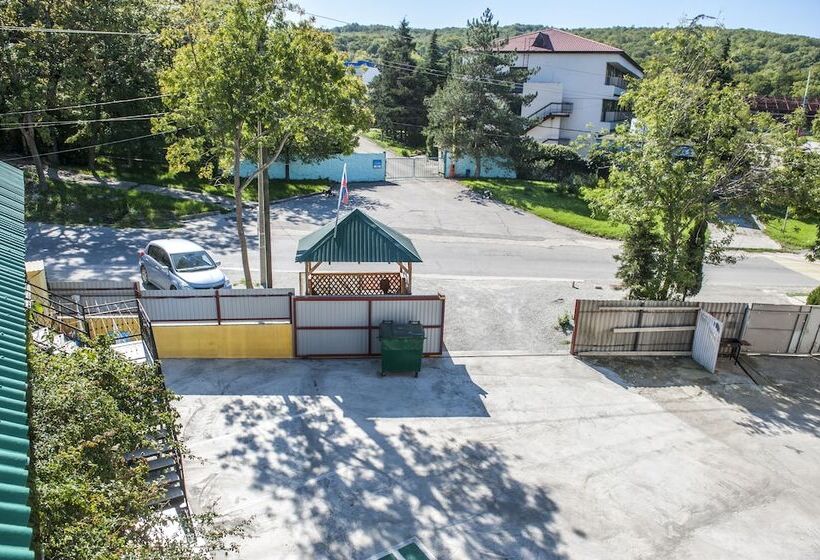 اتاق راحتی سه تخته, Margarita