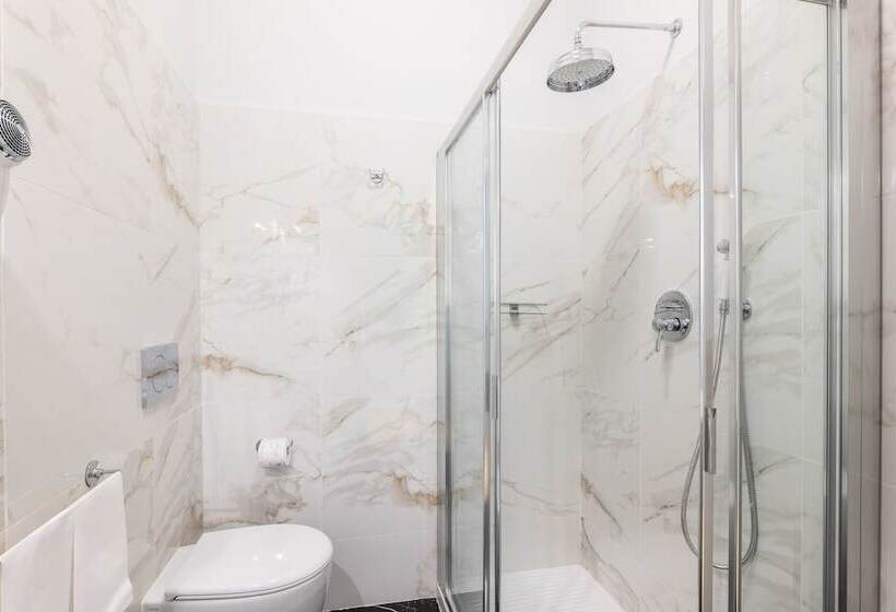 اتاق لوکس با بالکن, 3110 Art