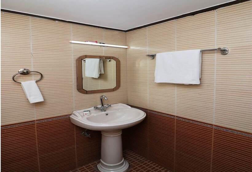 デラックスルーム, Krishiv Residency By Oyo Rooms