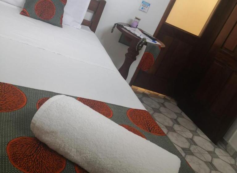 اتاق استاندارد یک نفره, Micaval Residential