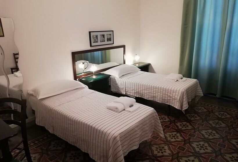 غرفة قياسية, Aloi Rooms