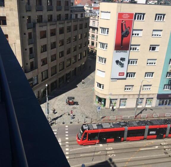 Apartament 1 Sypialnia z Balkonem, City Center Best Place Apartments