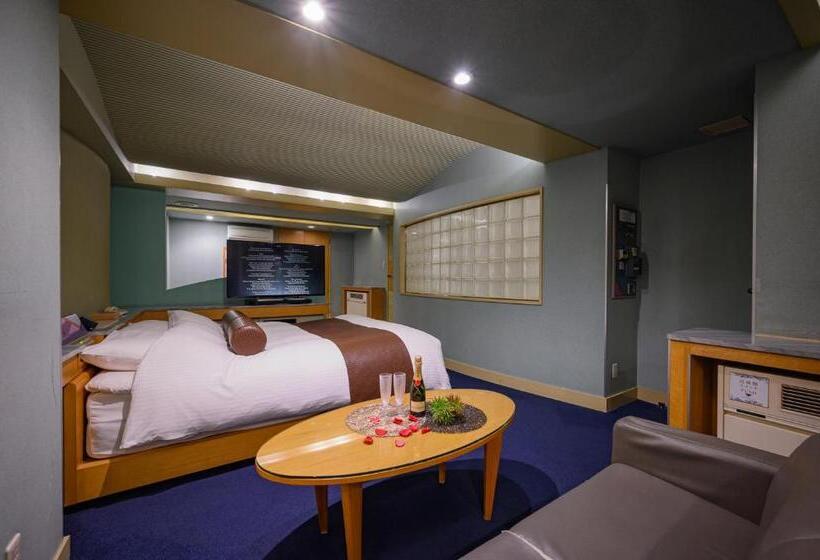 스위트, Water Hotel Mw