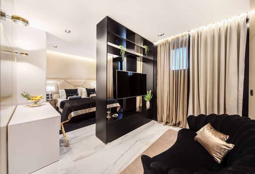 استودیوی لوکس, Posh Residence Luxury Suites