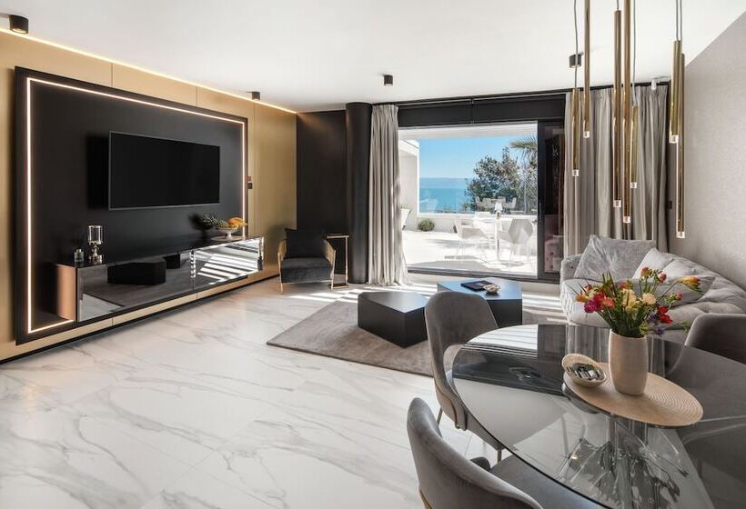 Люкс Семейный 2 Спальни, Posh Residence Luxury Suites