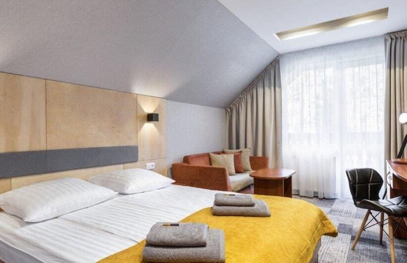 Номер Стандарт Трехместный, Kristina Willa & Spa