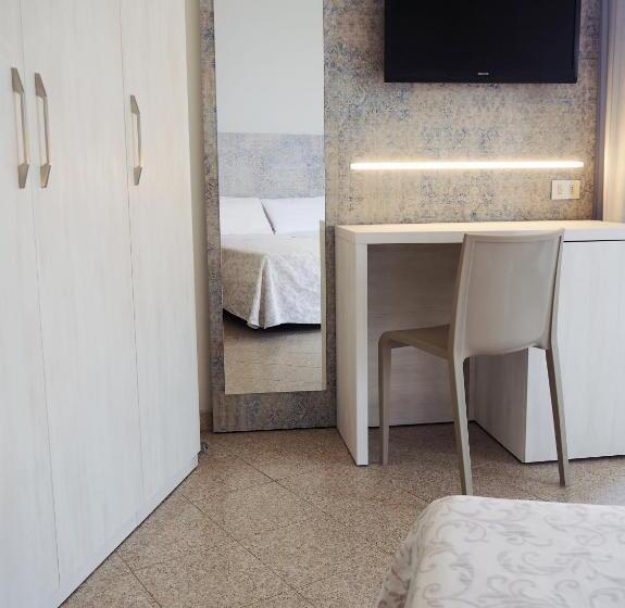 اتاق استاندارد چهار تخته با چشم‌انداز دریا, Olympia