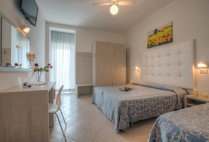 اتاق استاندارد چهار تخته با چشم‌انداز دریا, Olympia