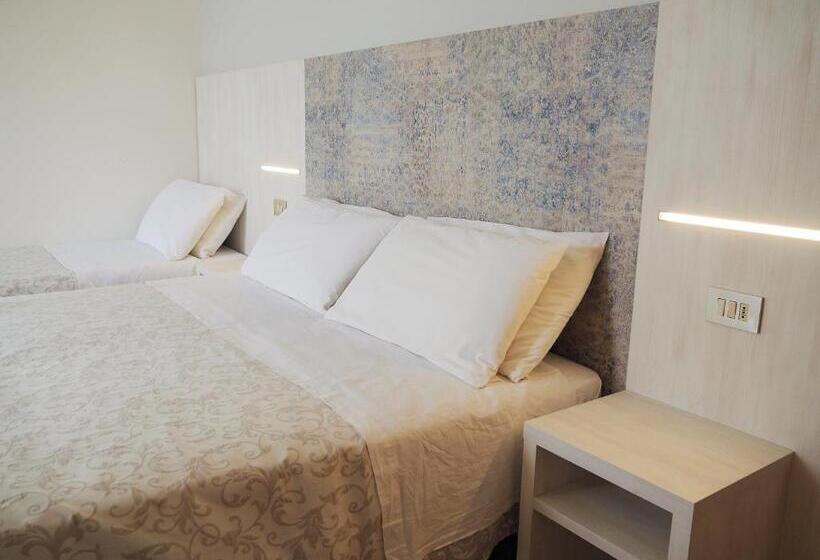 اتاق استاندارد چهار تخته با چشم‌انداز دریا, Olympia