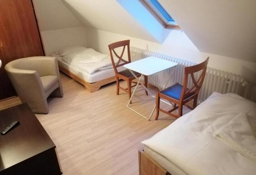 Quarto Triplo Economy, Zimmervermietung Gasthof Lamm, Zugang Selbstständig über Schlüsseltresor