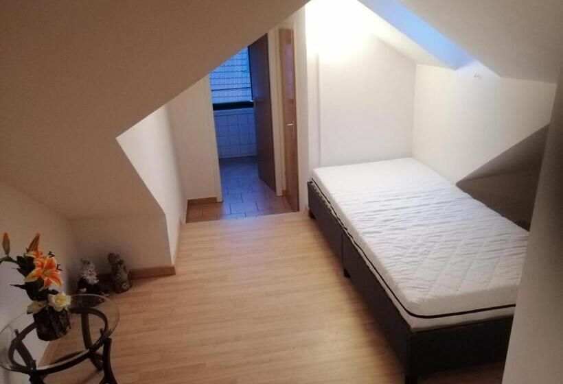 Quarto Triplo Economy, Zimmervermietung Gasthof Lamm, Zugang Selbstständig über Schlüsseltresor