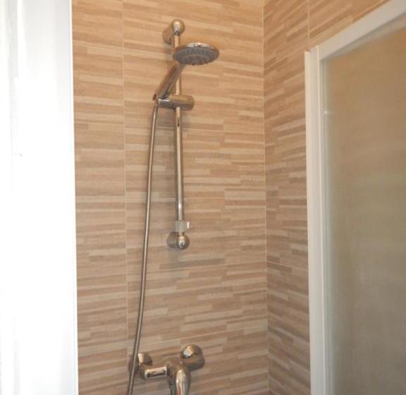 דירת חדר בקומת קרקע, Ville Paola E Daniela