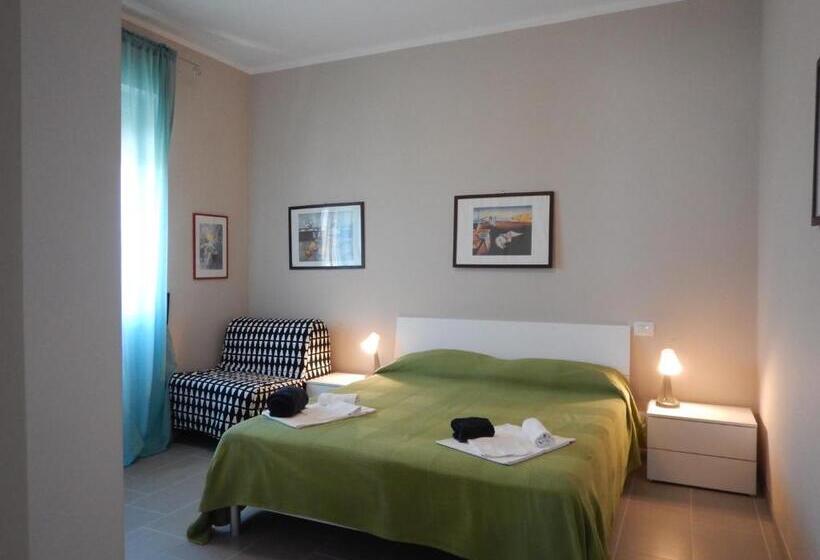 דירת חדר בקומת קרקע, Ville Paola E Daniela