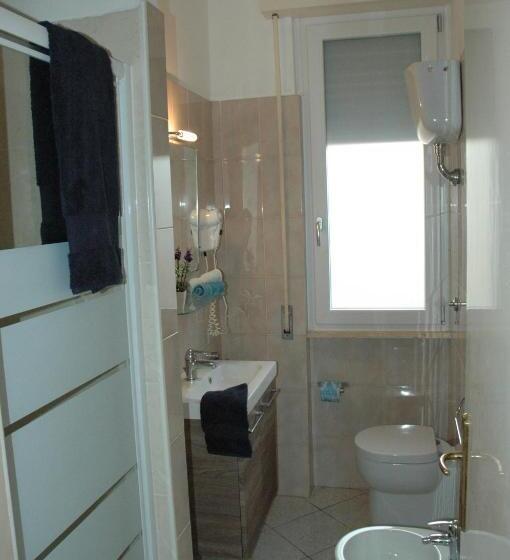 דירת חדר בקומת קרקע, Ville Paola E Daniela